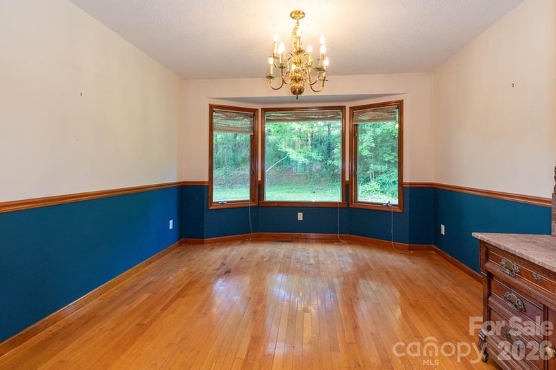 18 Bartlett Rd, Weaverville, NC 28787