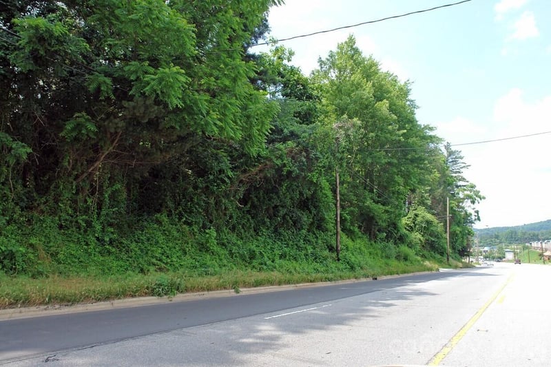 1935 Hendersonville Rd, Asheville, NC 28803