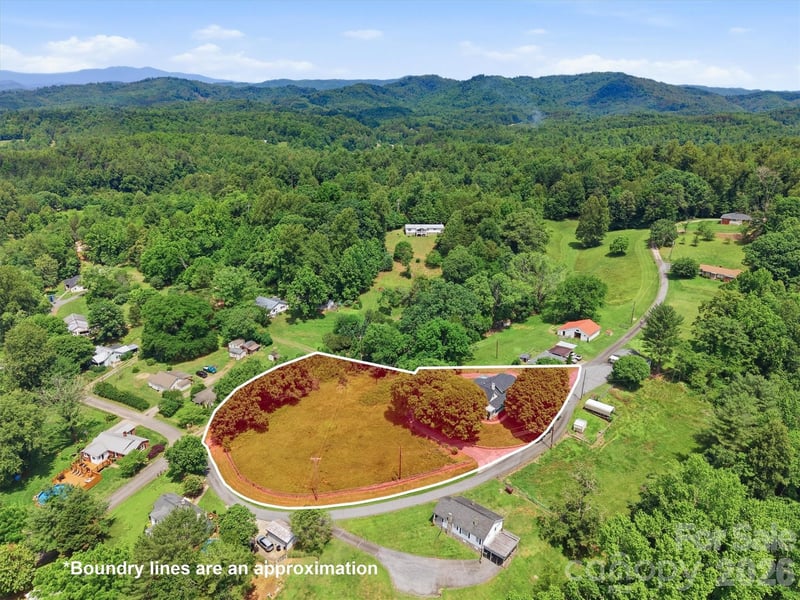 109 Kincaid Hill Dr, Lenoir, NC 28645