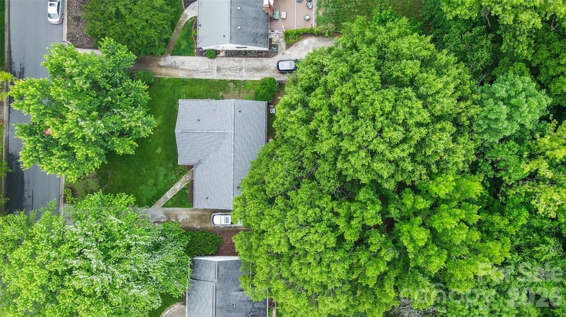 2425 Turnberry Ln, Charlotte, NC 28210