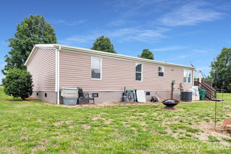 1677 Jennings Rd, Olin, NC 28660