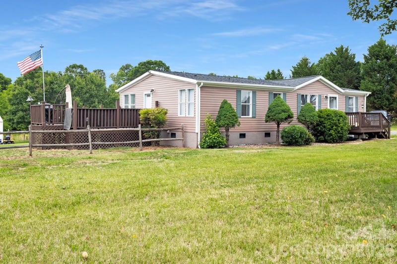1677 Jennings Rd, Olin, NC 28660