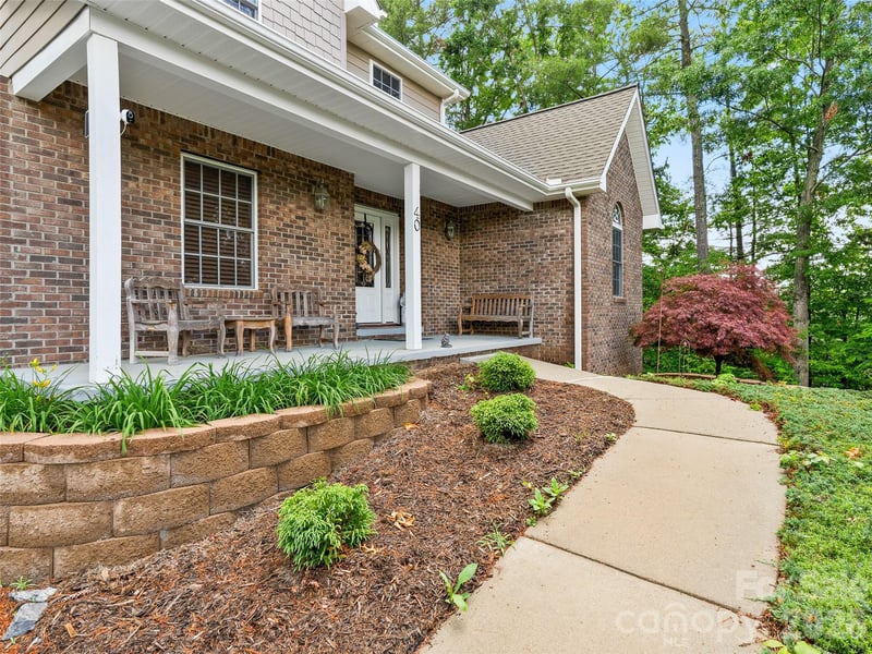 40 Hope Rd, Weaverville, NC 28787