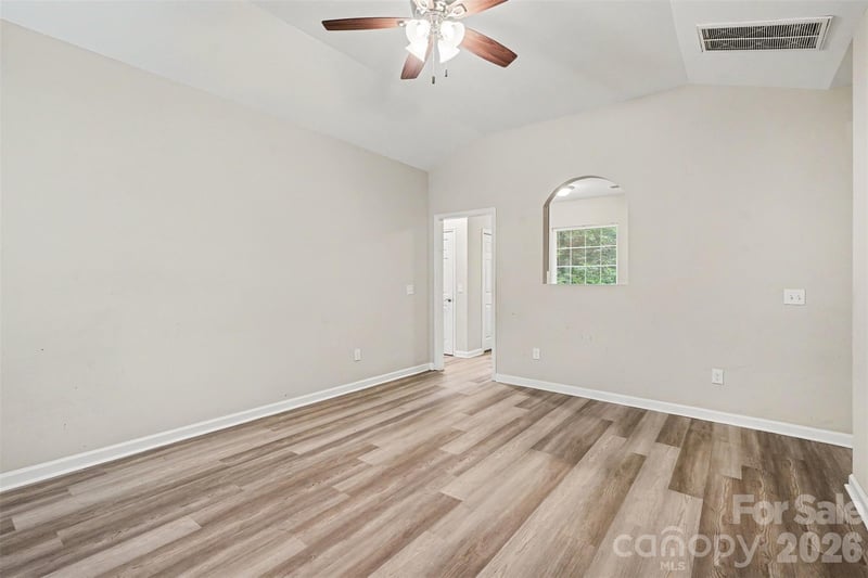635 Johns Ln, Gastonia, NC 28052