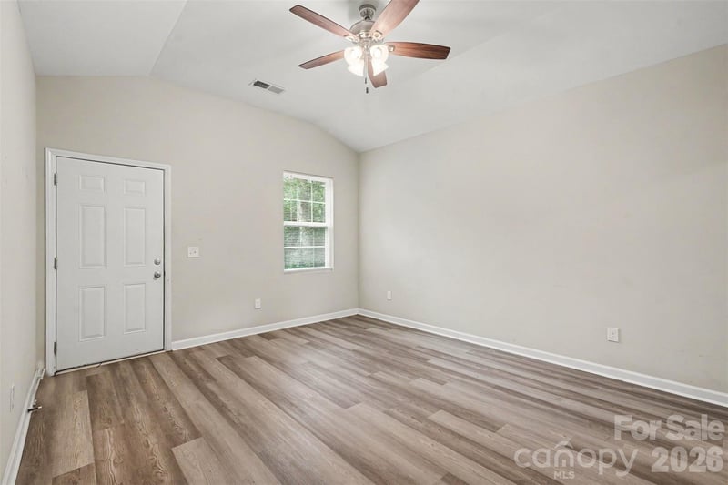 635 Johns Ln, Gastonia, NC 28052