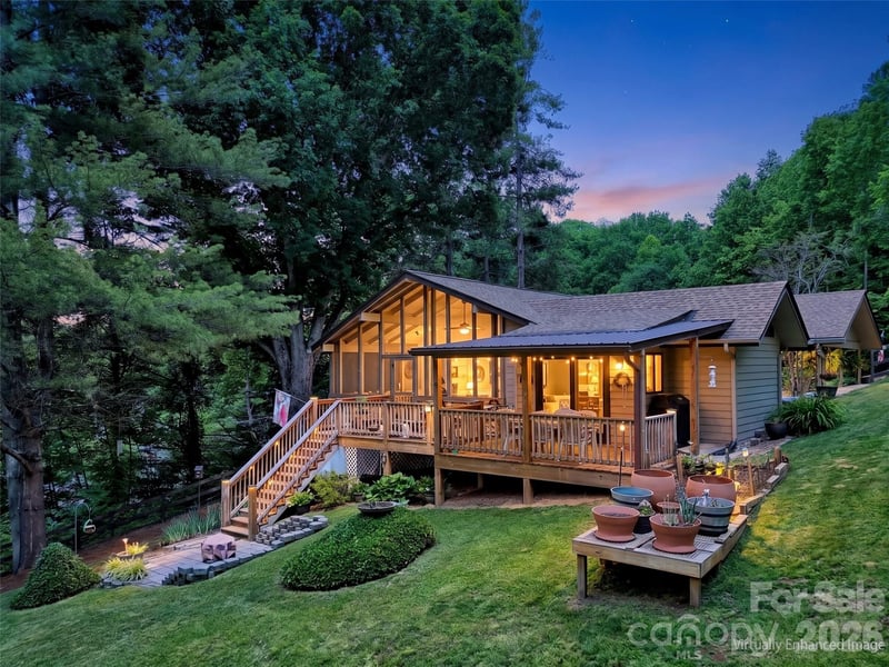 72 Sanctuary Rd, Maggie Valley, NC 28751