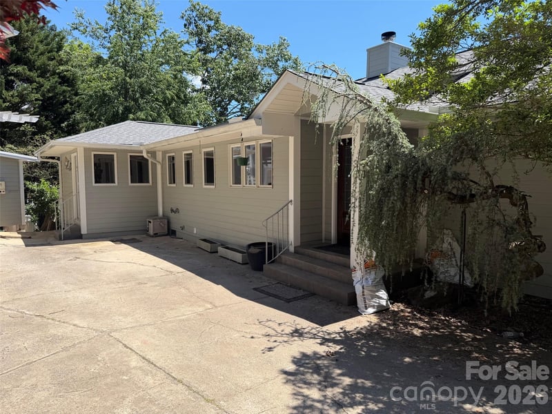 38 Lookout Rd, Asheville, NC 28804
