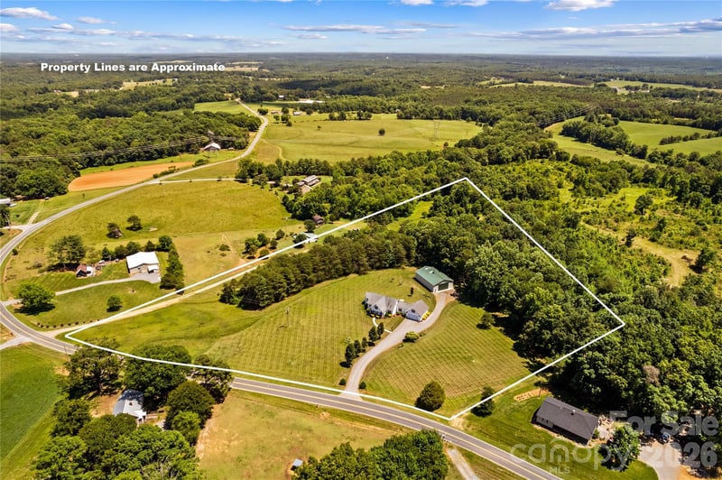 339 Johnson Farm Rd, Hiddenite, NC 28636