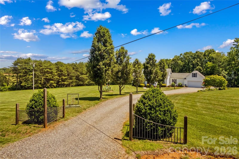 339 Johnson Farm Rd, Hiddenite, NC 28636