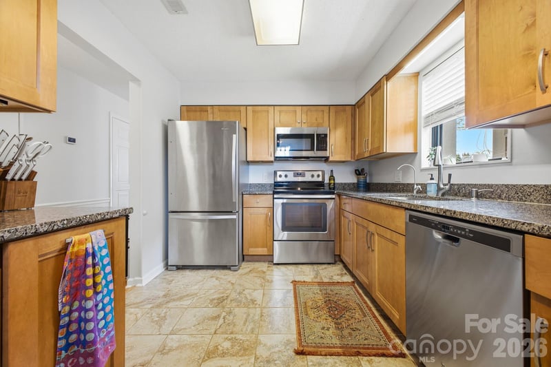 2305 Abbey Cir, Asheville, NC 28805