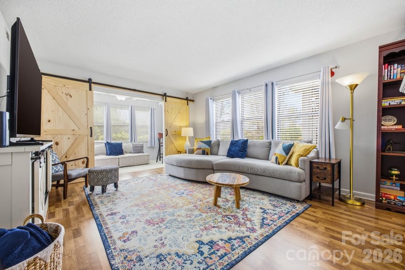 2305 Abbey Cir, Asheville, NC 28805