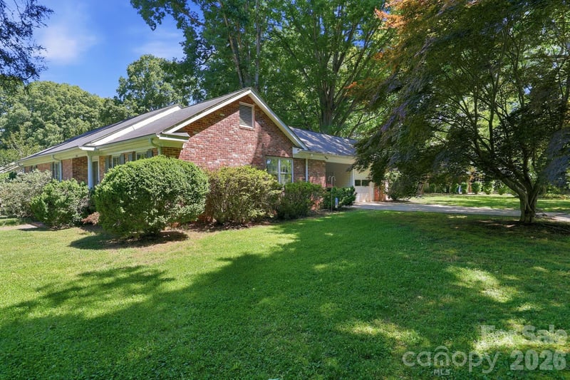 401 White Oaks Dr, Salisbury, NC 28147
