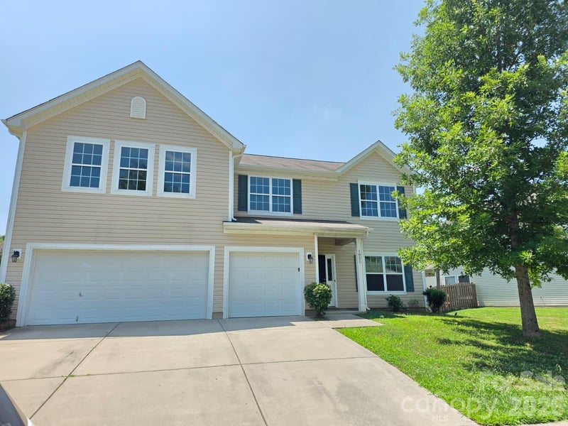 1821 Swan Dr, Charlotte, NC 28216