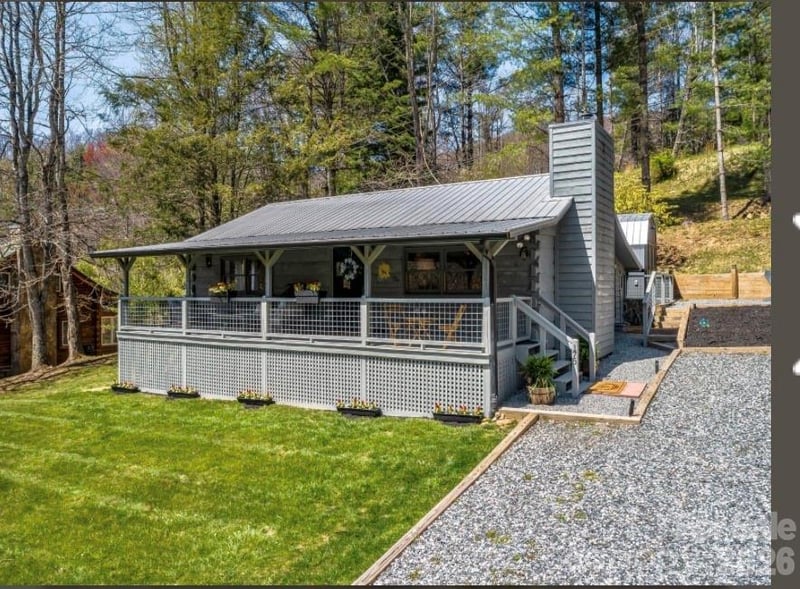 175 Village Ln, Mars Hill, NC 28754