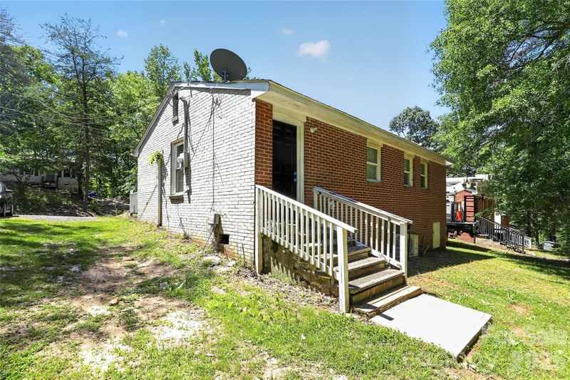9 Delores St, Greenville, SC 29605