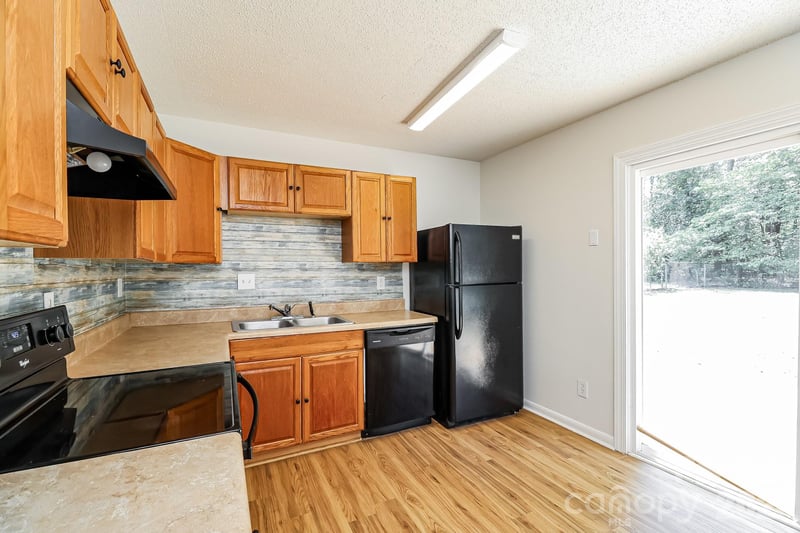 1848 Twain St, Newton, NC 28658