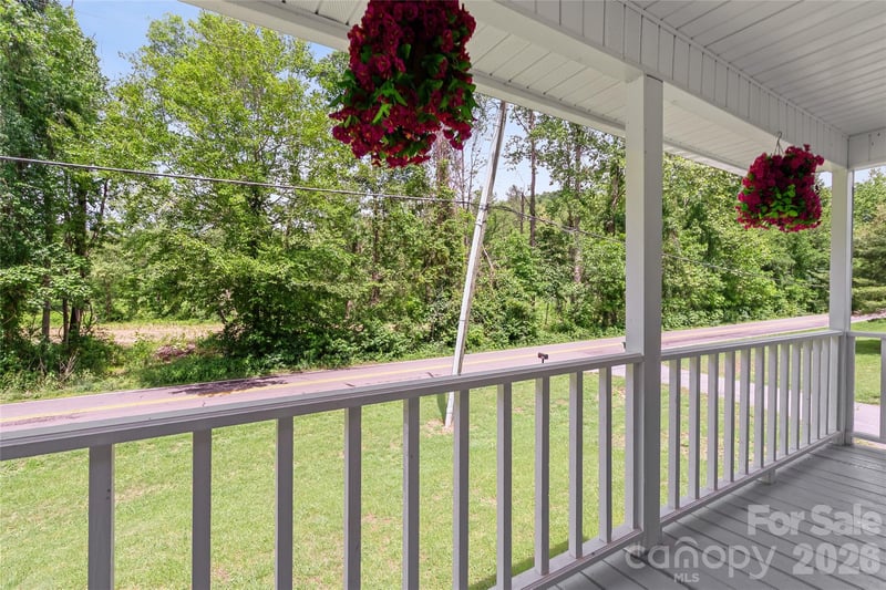 763 Bee Tree Rd, Swannanoa, NC 28778