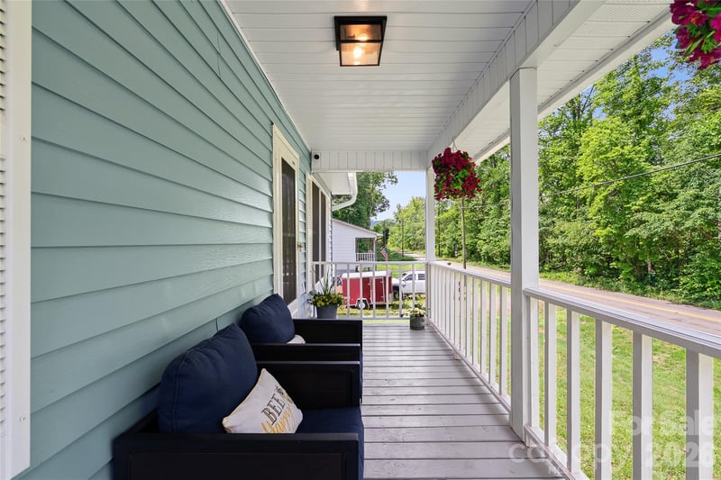 763 Bee Tree Rd, Swannanoa, NC 28778