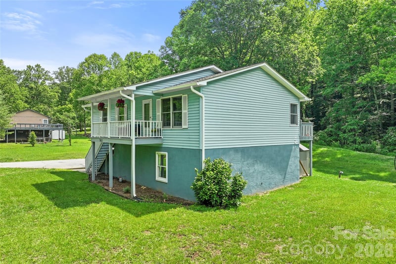 763 Bee Tree Rd, Swannanoa, NC 28778