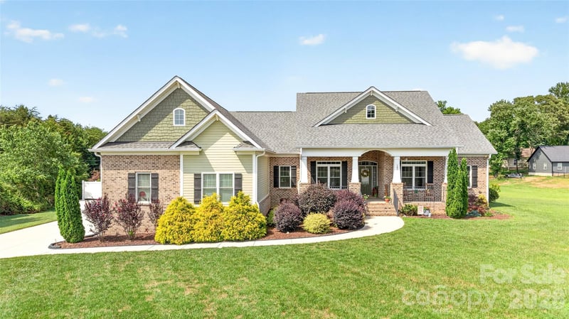 107 Buffalo Creek Dr, Statesville, NC 28677