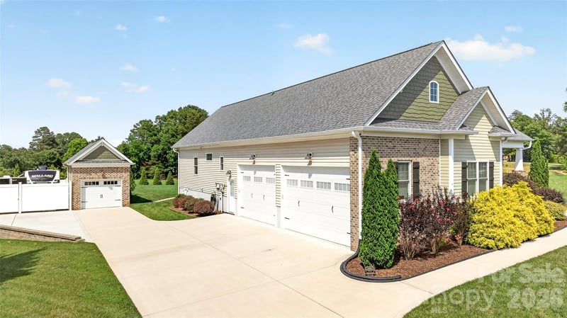 107 Buffalo Creek Dr, Statesville, NC 28677