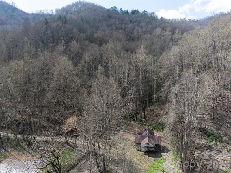 14225 Hwy 19 W Hw, Bryson City, NC 28713