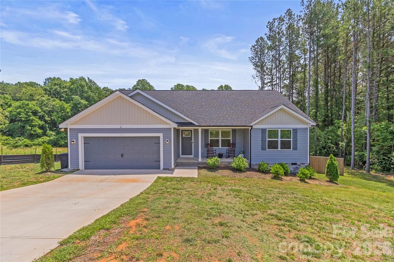 2412 Mintew Cir, Lincolnton, NC 28092