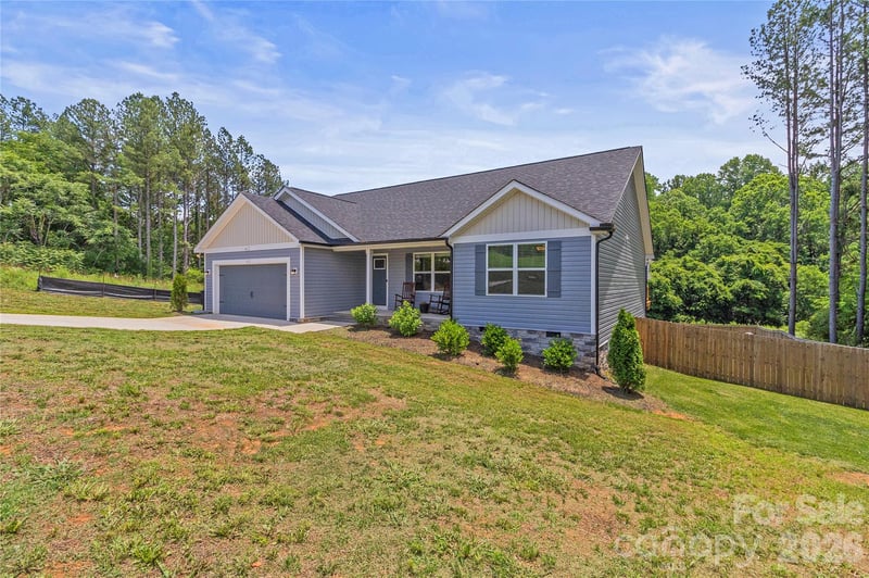 2412 Mintew Cir, Lincolnton, NC 28092