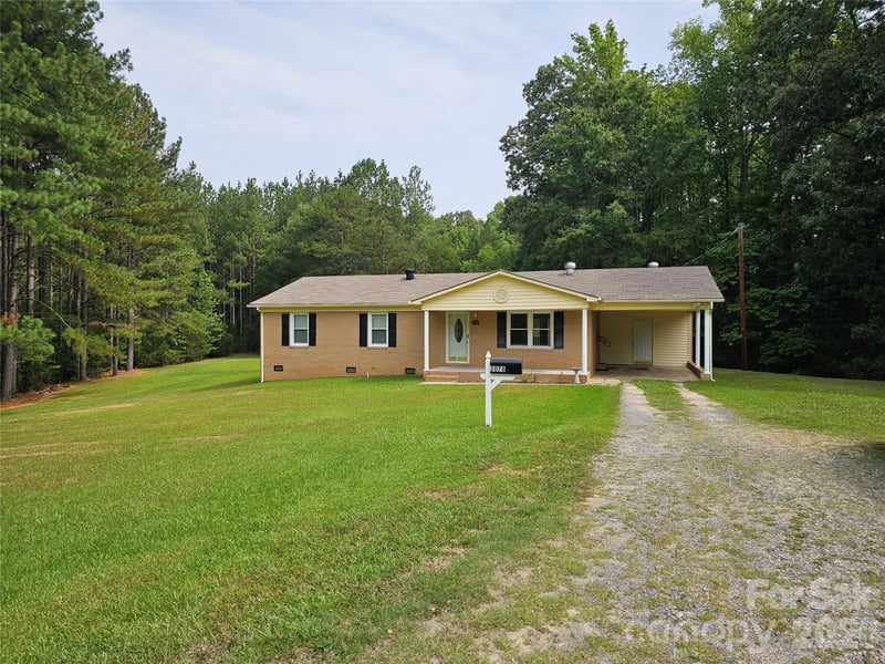 2086 Knight Rd, Lancaster, SC 29720