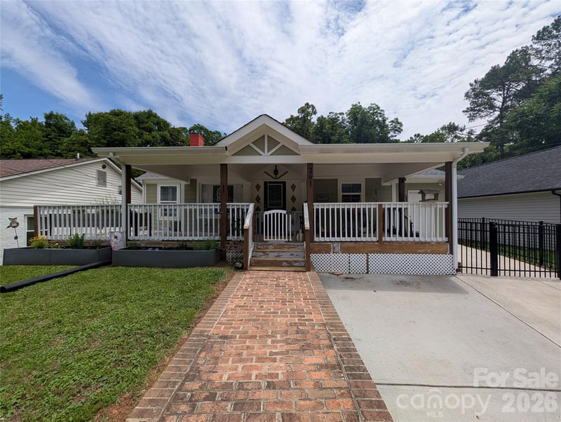 261 Broad Dr, Concord, NC 28025