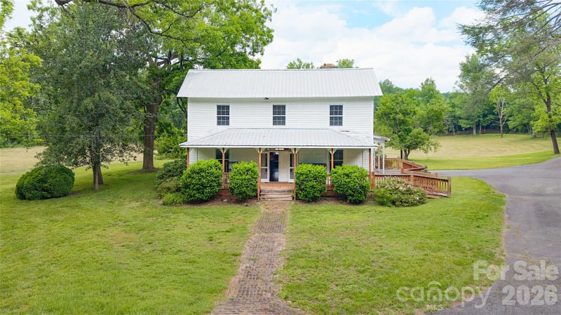1511 Millers Creek Rd, Lenoir, NC 28645
