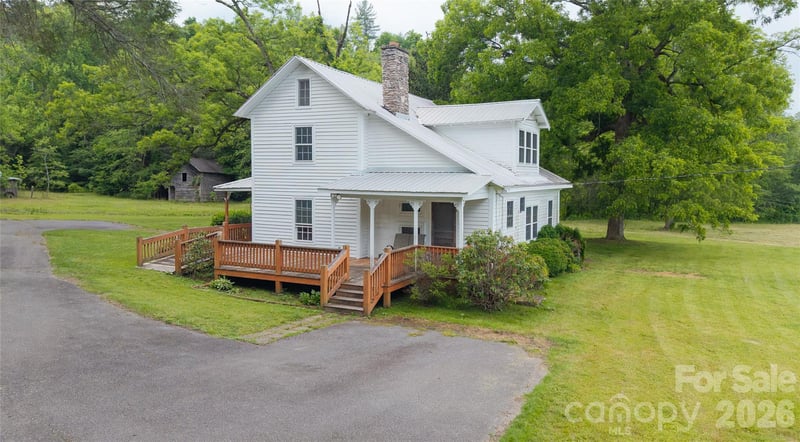 1511 Millers Creek Rd, Lenoir, NC 28645