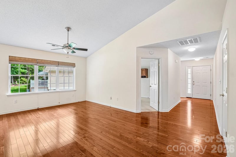 263 Fairway View Dr, Etowah, NC 28729