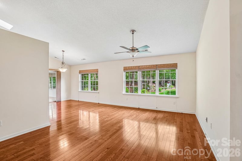 263 Fairway View Dr, Etowah, NC 28729