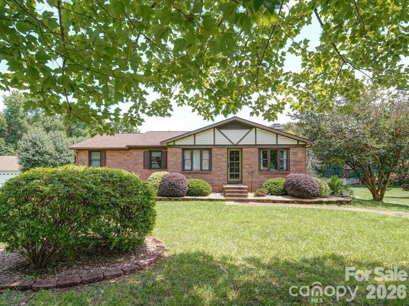 627 Lancer Ct, Concord, NC 28027