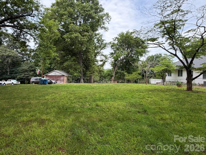 3070 Main St, Claremont, NC 28610