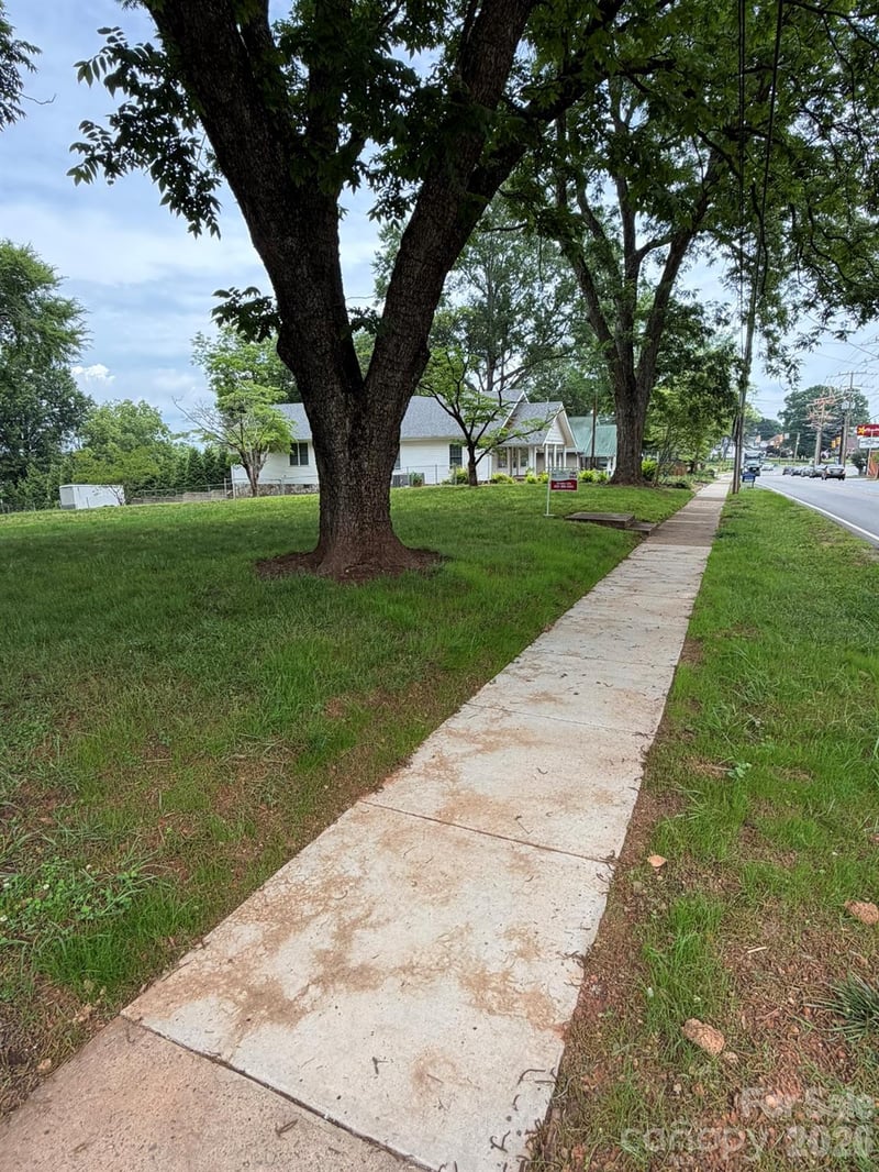 3070 Main St, Claremont, NC 28610