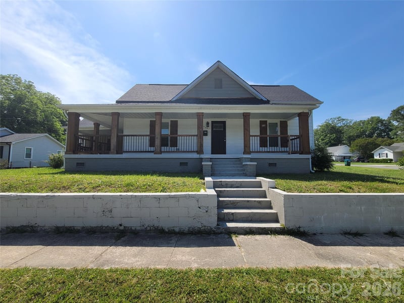 409 12th St, Bessemer City, NC 28016