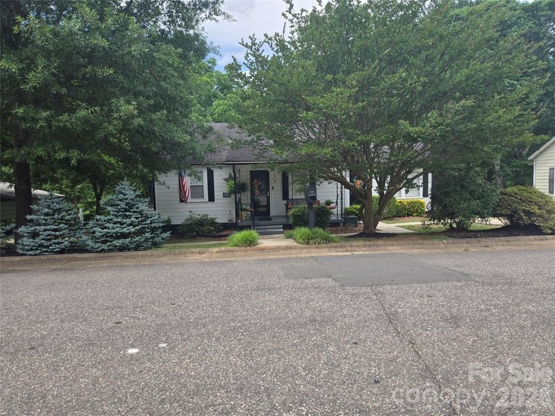 156 Caldwell Ave, Newton, NC 28658