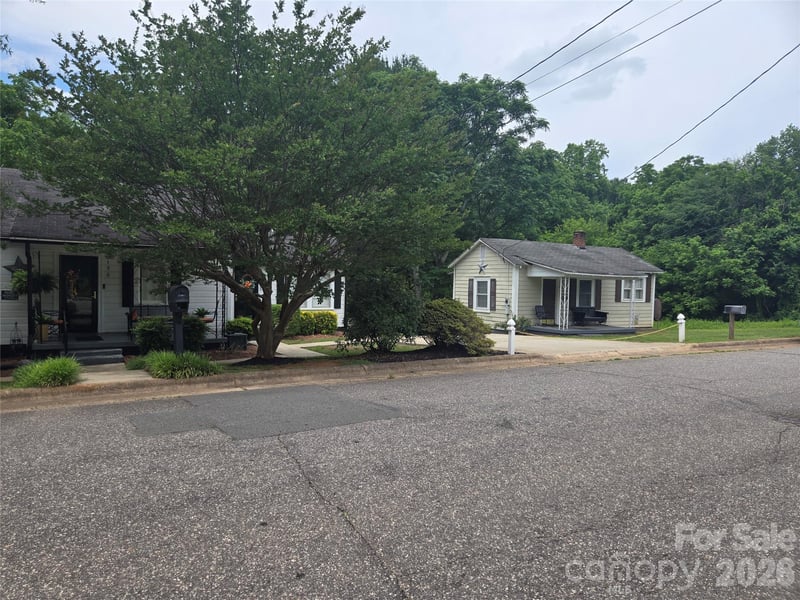 156 Caldwell Ave, Newton, NC 28658