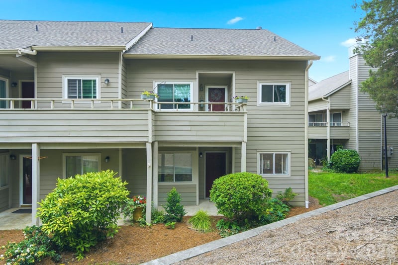 Stradbrook Dr, Charlotte, NC 28210