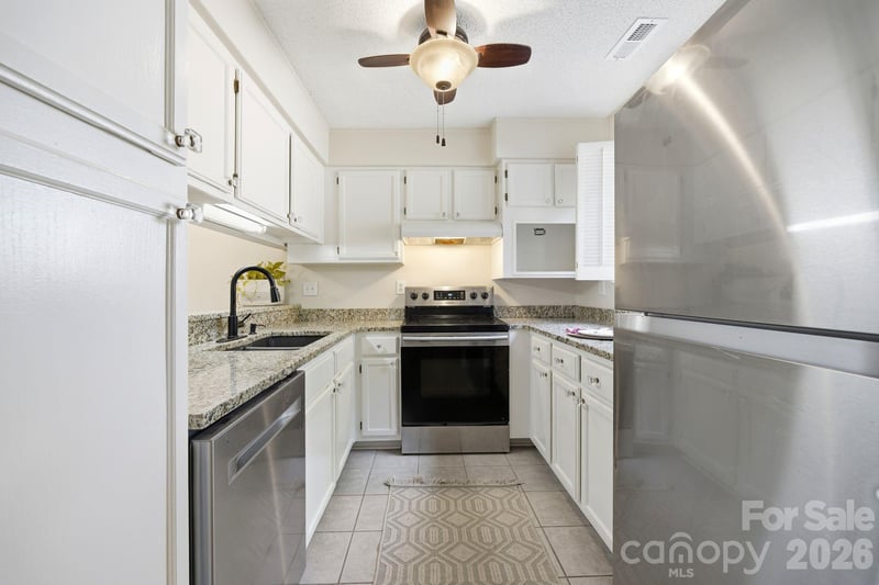 Stradbrook Dr, Charlotte, NC 28210