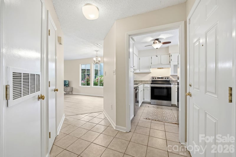 Stradbrook Dr, Charlotte, NC 28210