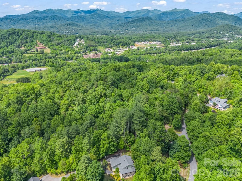 21 Wits End Trl, Swannanoa, NC 28778