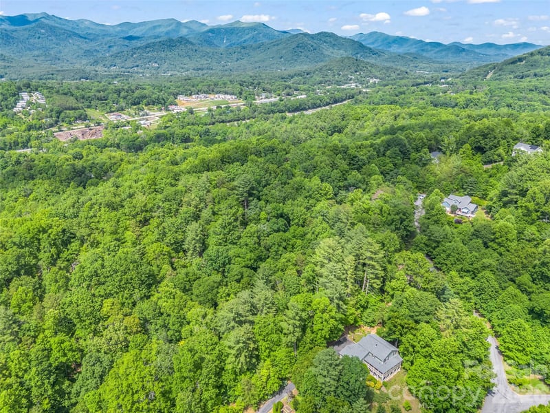21 Wits End Trl, Swannanoa, NC 28778