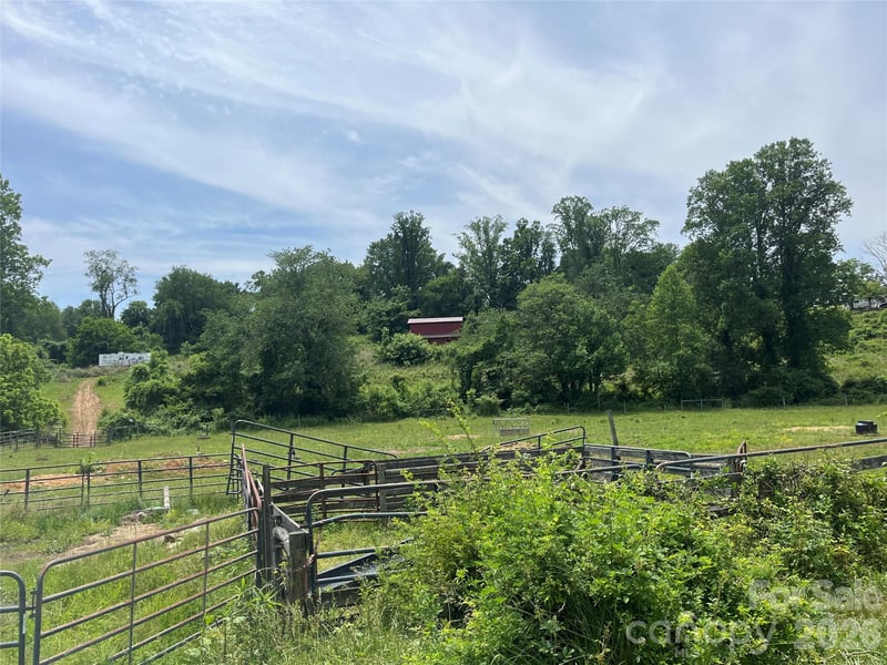 99999 Jones Rd, Fletcher, NC 28732