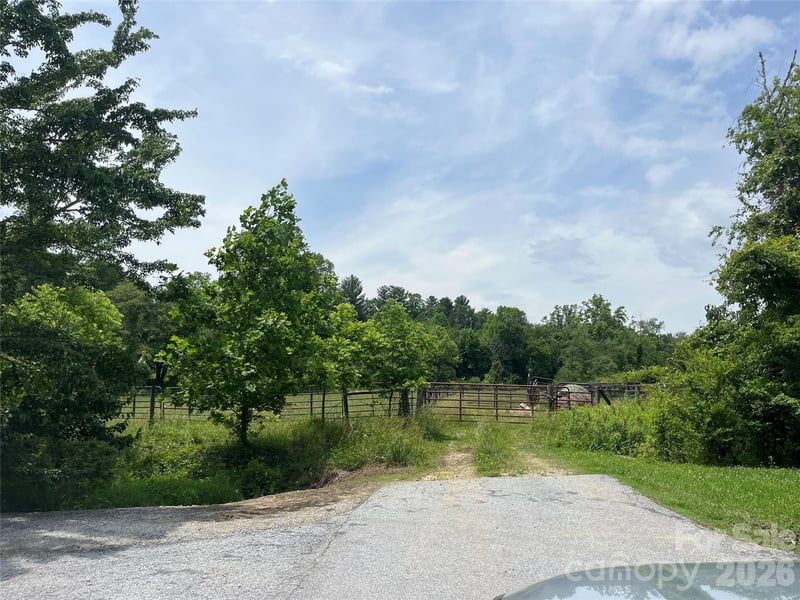 99999 Jones Rd, Fletcher, NC 28732