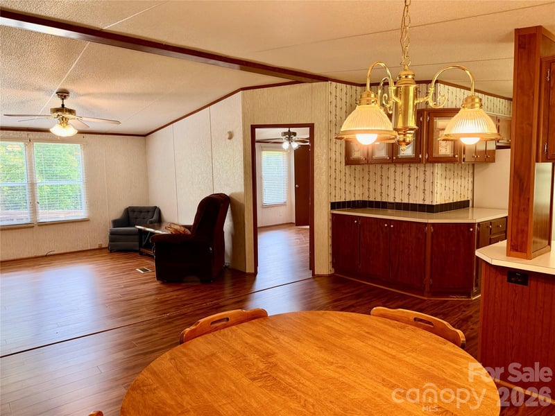 5493 Harris Farm Rd, Hickory, NC 28602