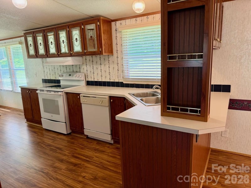 5493 Harris Farm Rd, Hickory, NC 28602