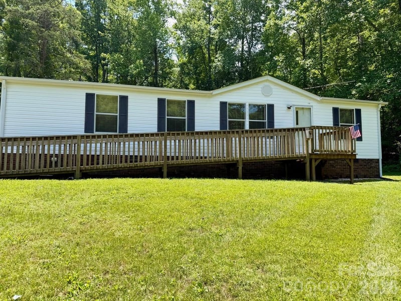 5493 Harris Farm Rd, Hickory, NC 28602